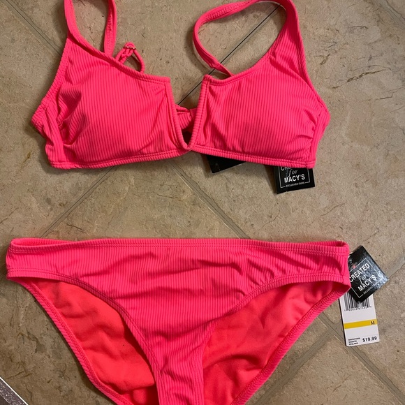 Bikini - Picture 3 of 3